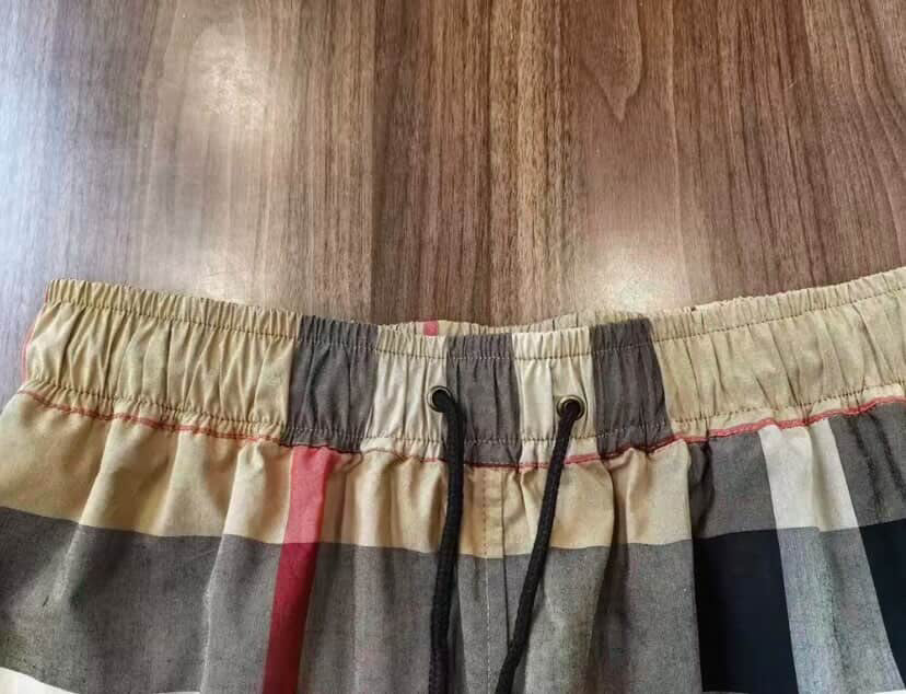 Short Burberry 1.1 Quality 🥇 En Beige et Bleu