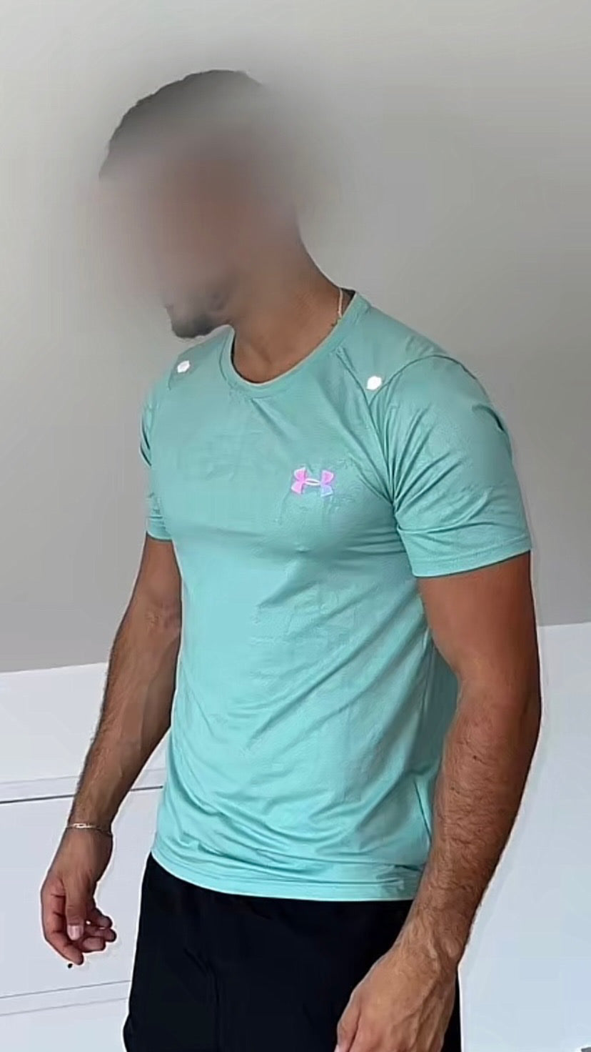 T-shirt under armour reflective